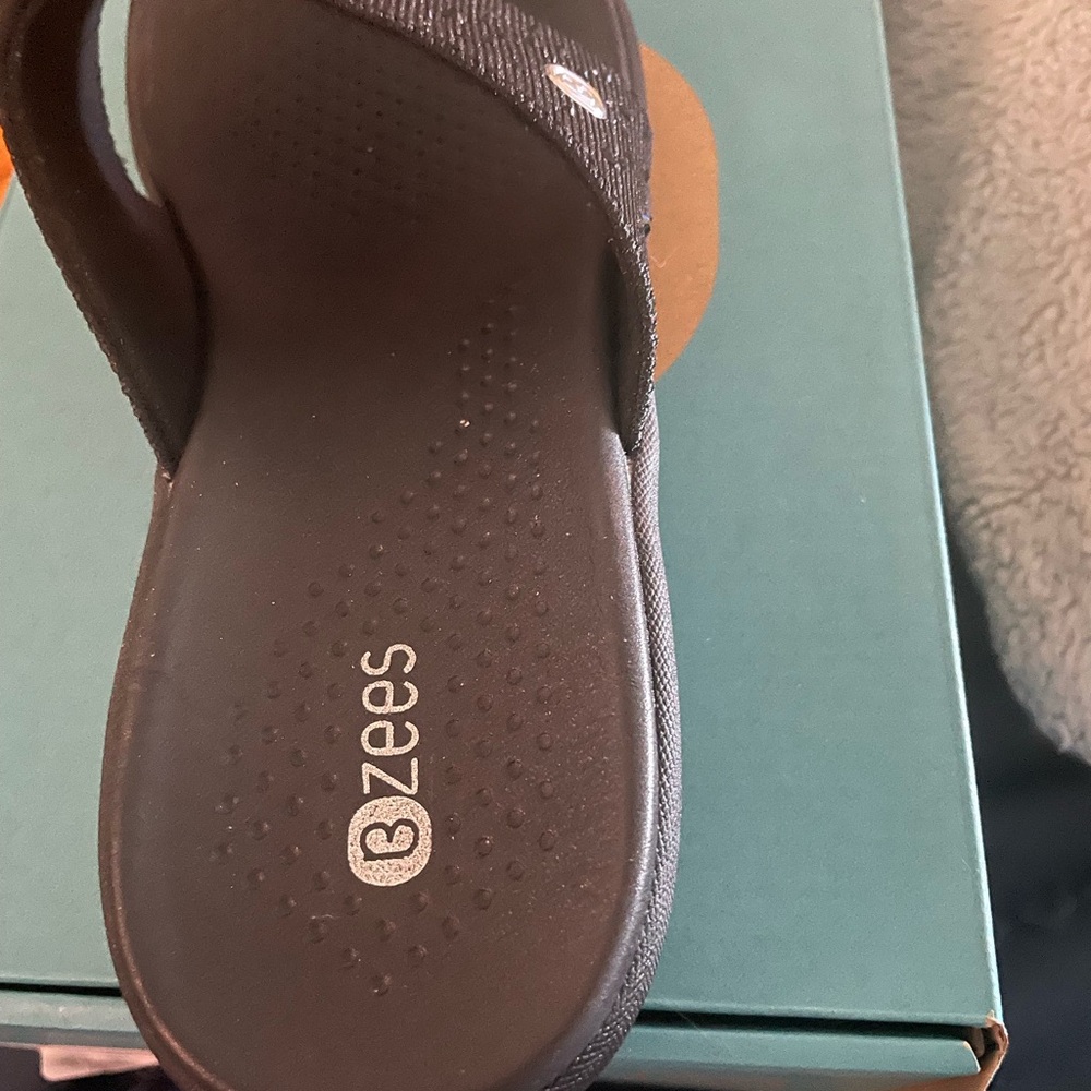 Cruisbright black fabric thong size 9 sandal - Picture 5 of 9